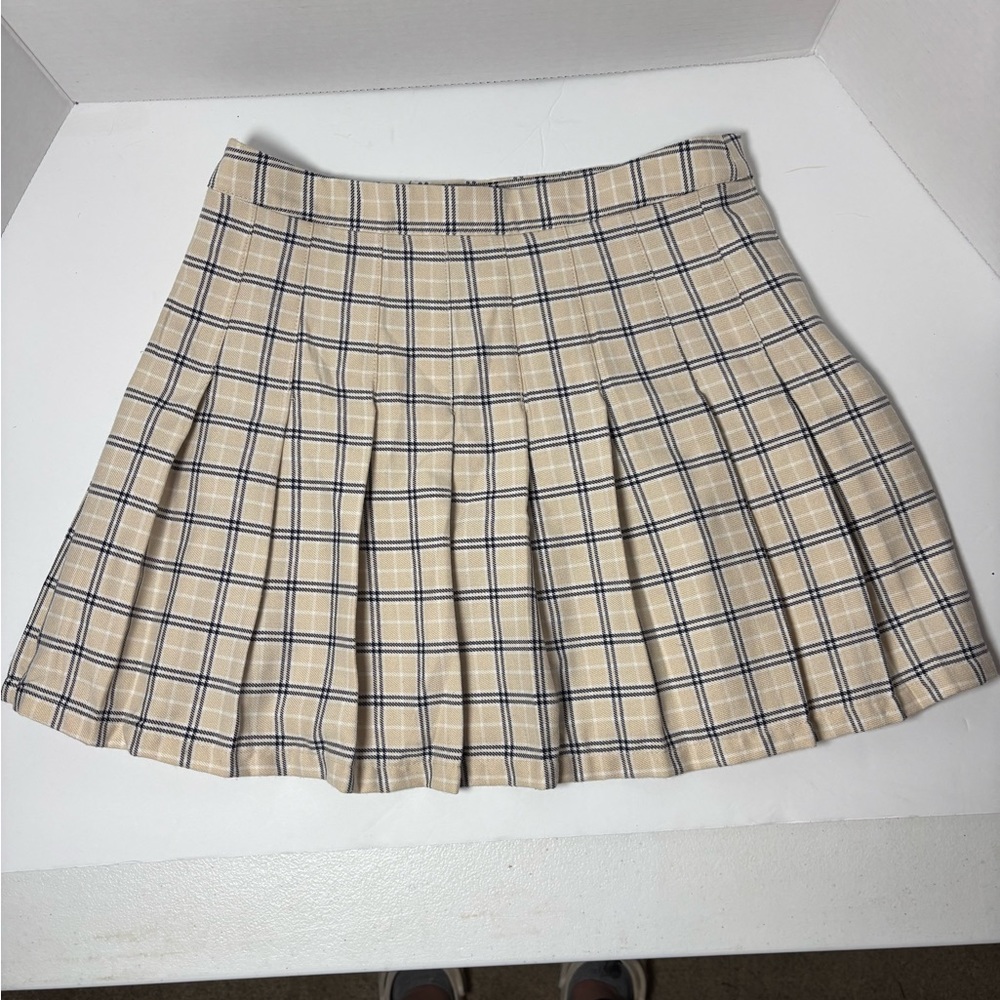 Aeropostale Pleated Plaid Mini Skirt Size Small Beige Black White